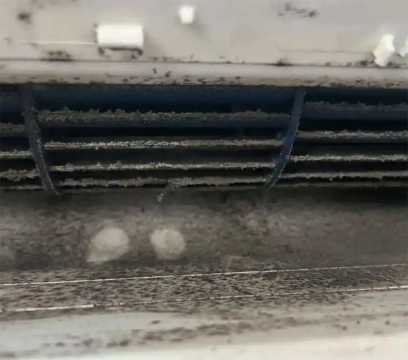 乌兰察布空调吹的风有股烧焦味是怎么回事